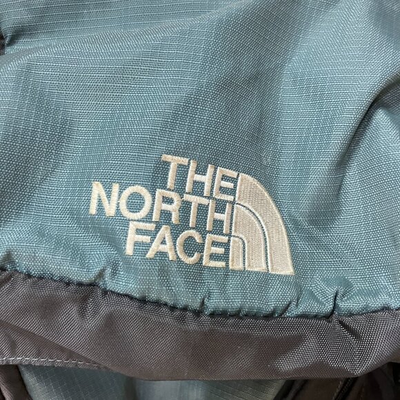 The North Face W Terra 40 Hiking Camping Backpack Gray Sage Green - Picture 3 of 12